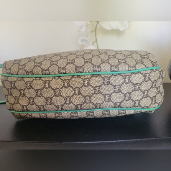 CHOICE OF One Authentic GucciPLUS vintage custom painted crossbody bag - Picture 8 of 16